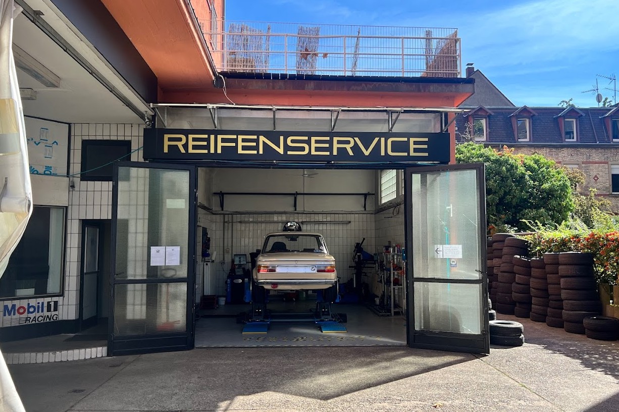Gorilla Garage